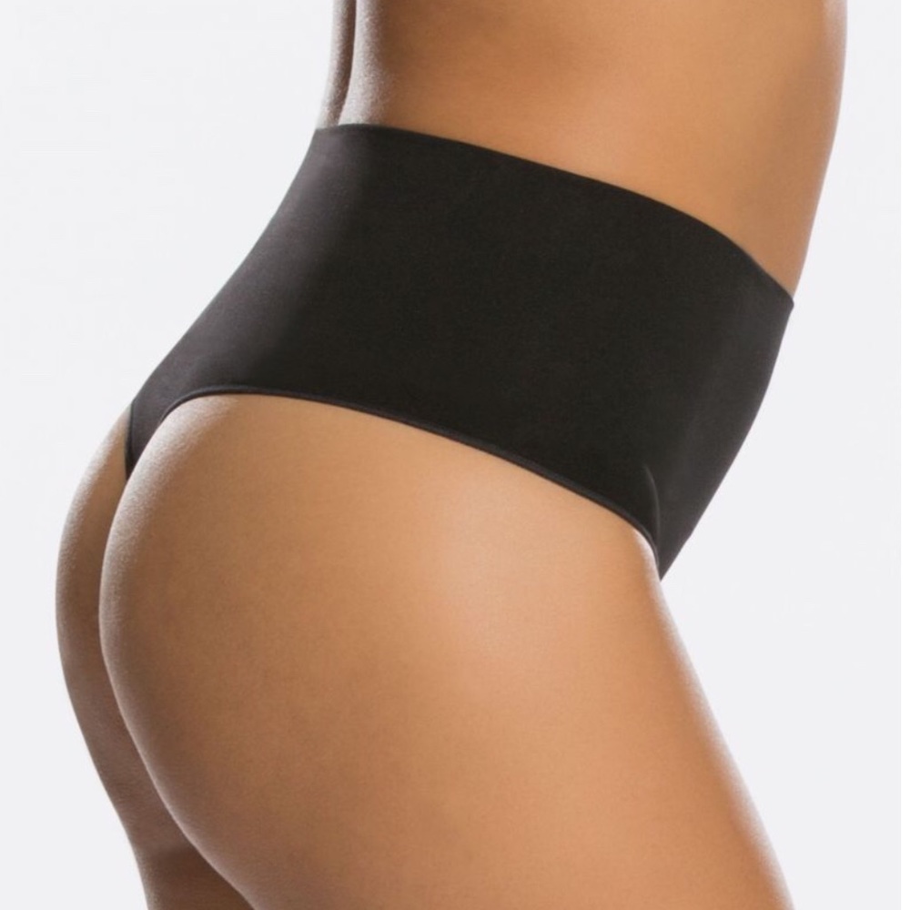 Everyday Shaping Thong S NWT